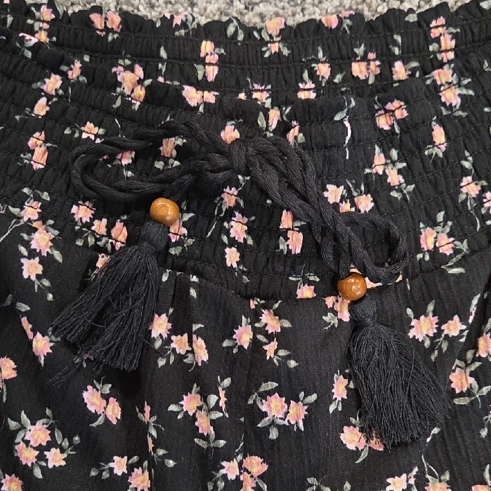 No Boundaries Black Shorts with Pink Floral Design Elastic Waistband Size XXL - Picture 2 of 4